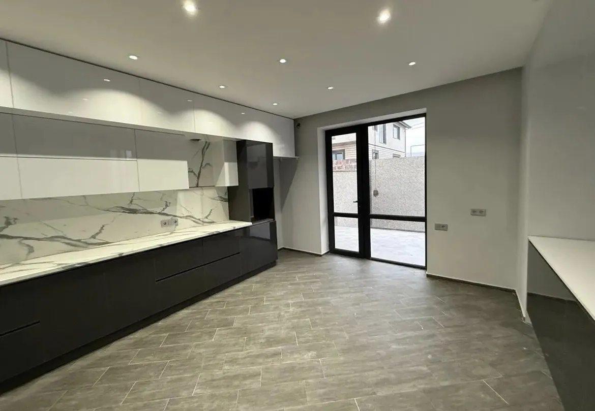 House for sale M. Mashtots st., آرینج کوتایک, 160375