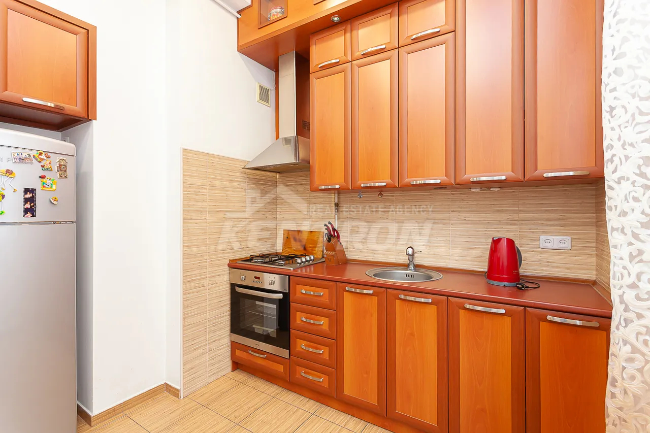 3 bedroom apartment for sale خیابان پوشکین, مرکز شهر ایروان, 158494