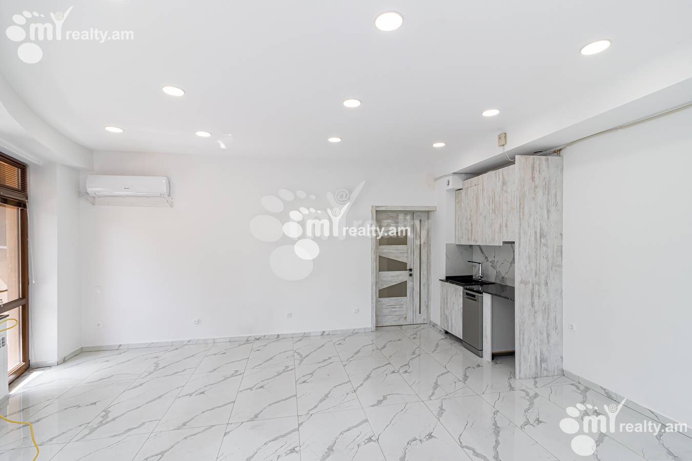 Снять коммерческoе помещение Сарян ул, Центр Ереван, 148837