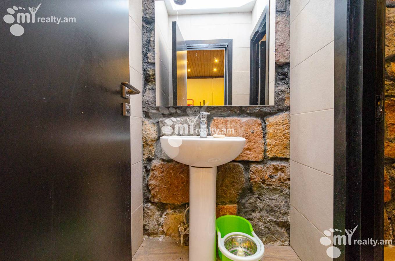 Commercial for sale خیابان کومیتاس, عربگیر ایروان, 144951