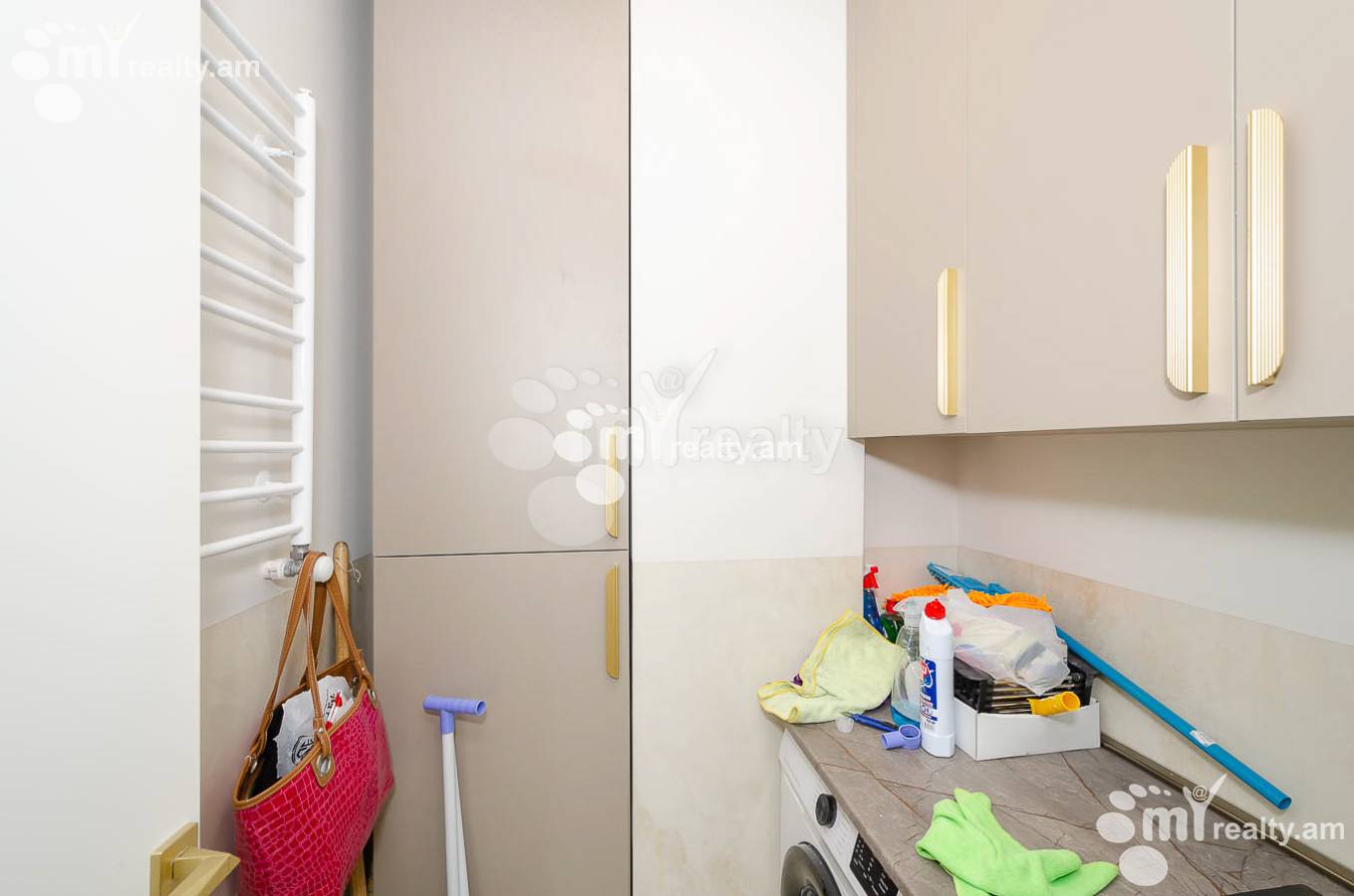 4 սենյականոց բնակարան վարձով Անտառային, Գ.Էմինի փող., Կենտրոն Երևան, 153304