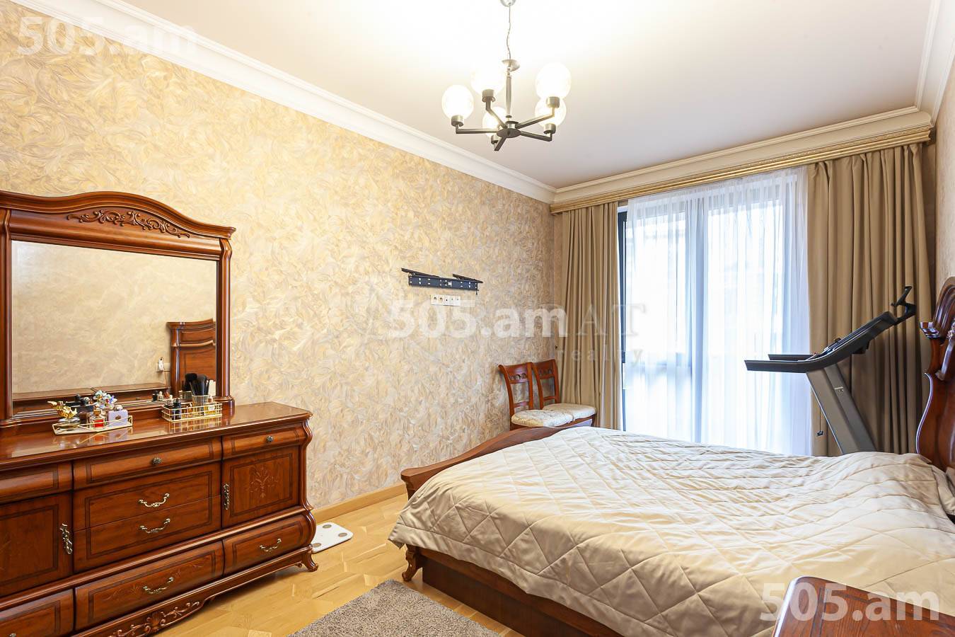 Купить 3 комнатную квартиру Антараин ул, Центр Ереван, 155933