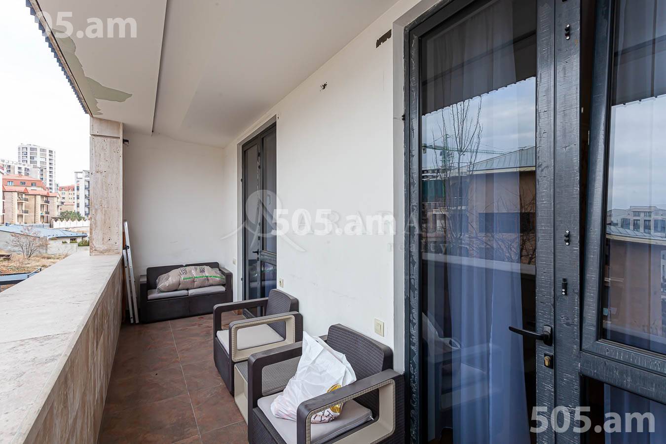 Купить 3 комнатную квартиру Антараин ул, Центр Ереван, 155933