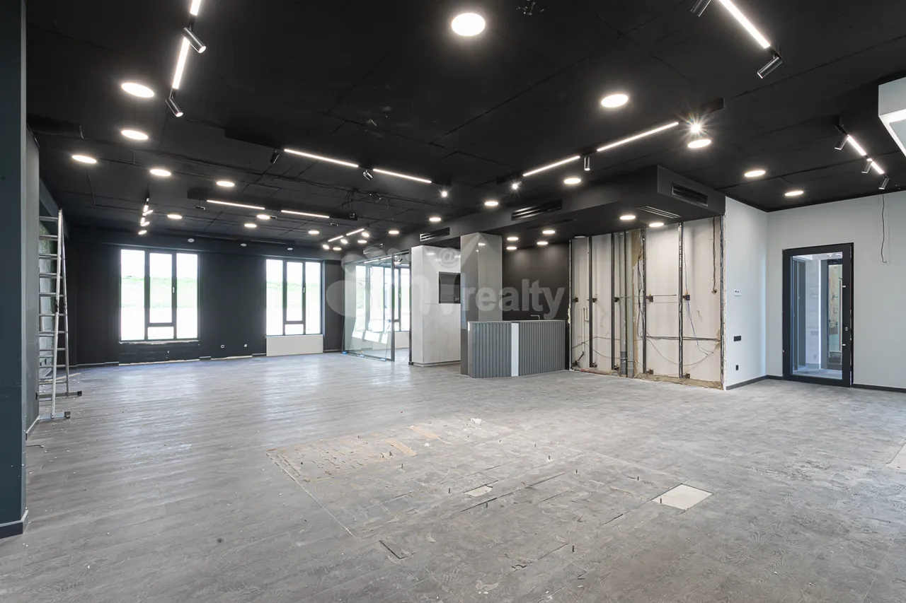 Commercial property for rent Antarayin, Leonid-Azgaldyan-Straße,, Center Yerevan, 160088
