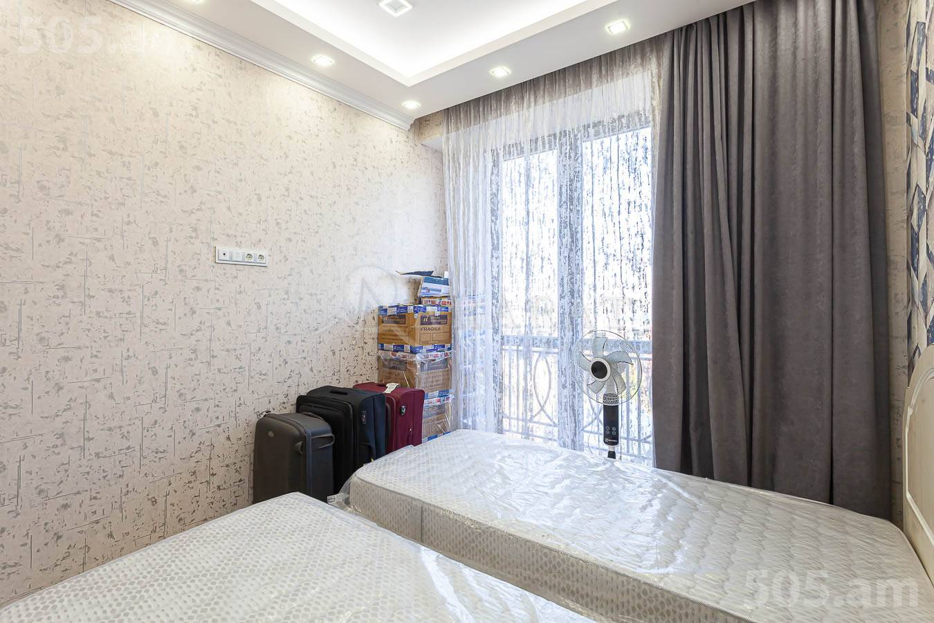 Купить 5 комнатную квартиру Сасна Црер ул., Давташен Ереван, 154845