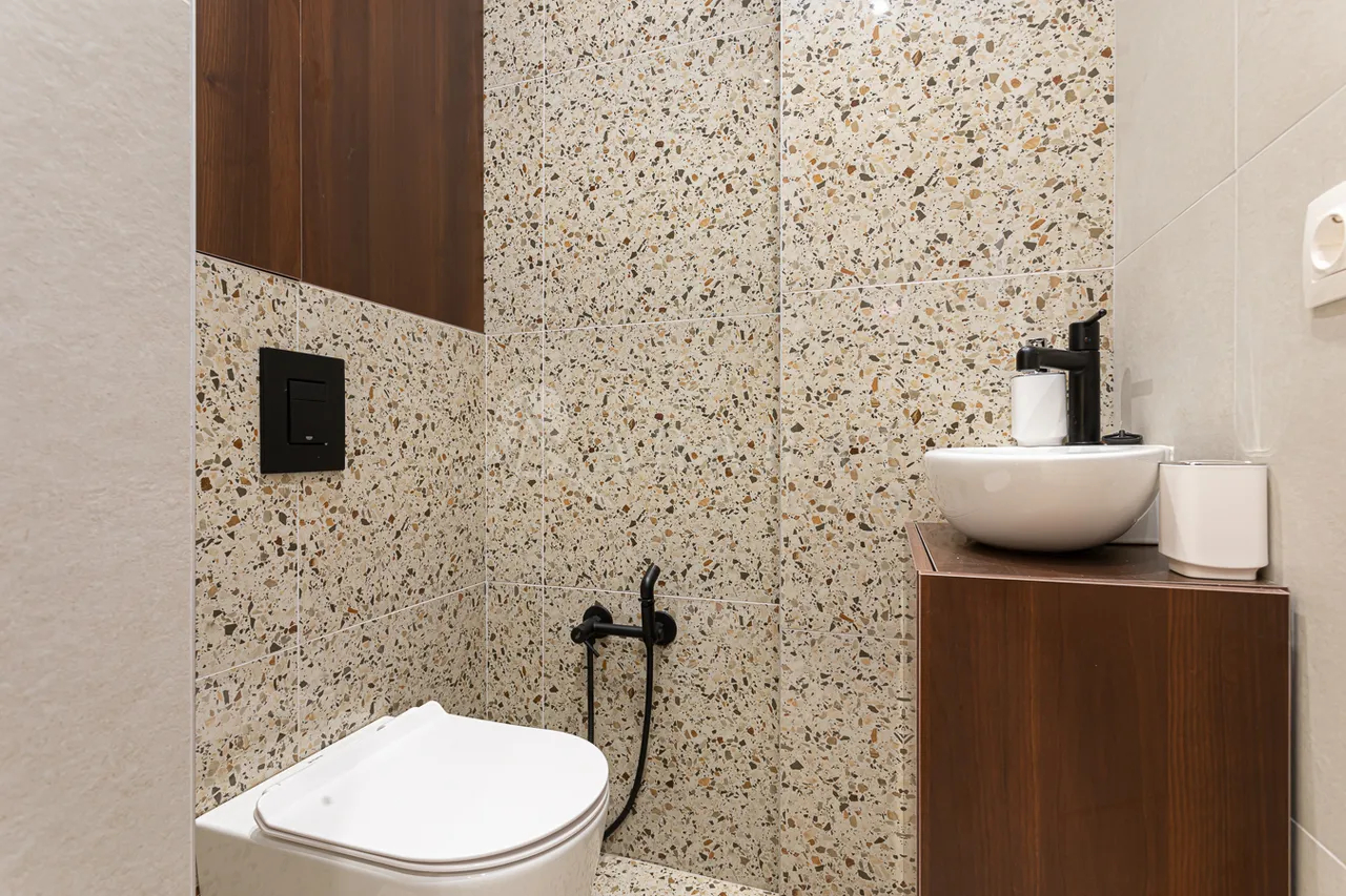 3 սենյականոց բնակարան վարձով Ամիրյան փող, Կենտրոն Երևան, 158917