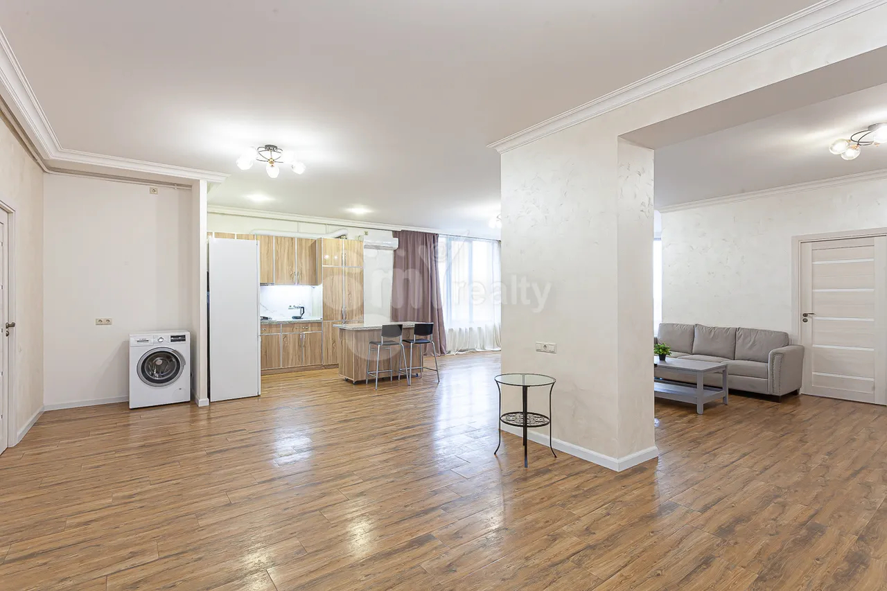 3 bedroom apartment for rent Teryan St, Center Yerevan, 158703