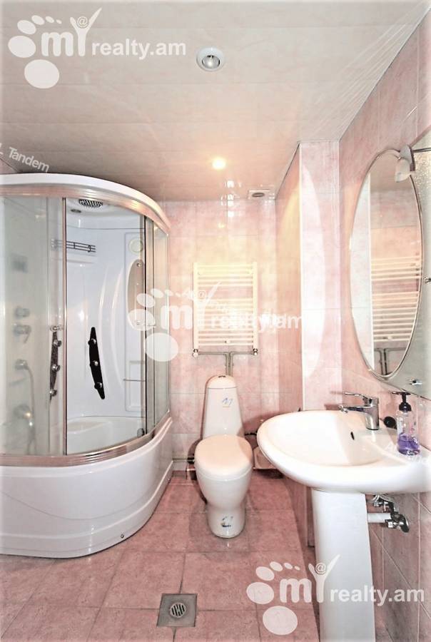 3 սենյականոց բնակարան վարձով Հանրապետության փող, Կենտրոն Երևան, 125917