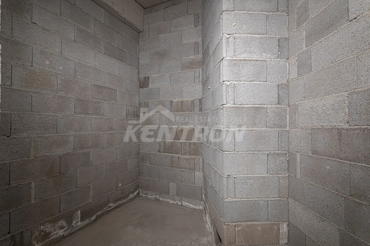 3 bedroom apartment for sale Antarayin St, Center Yerevan, 157610