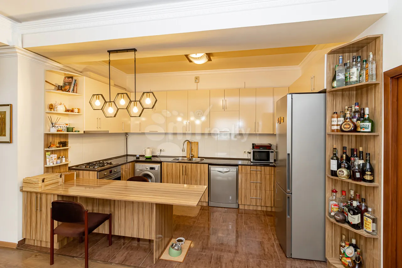 3 bedroom apartment for sale Antarayin St, Center Yerevan, 160792