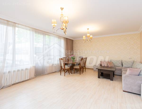 arandznatun-vacharq-Yerevan-Avan