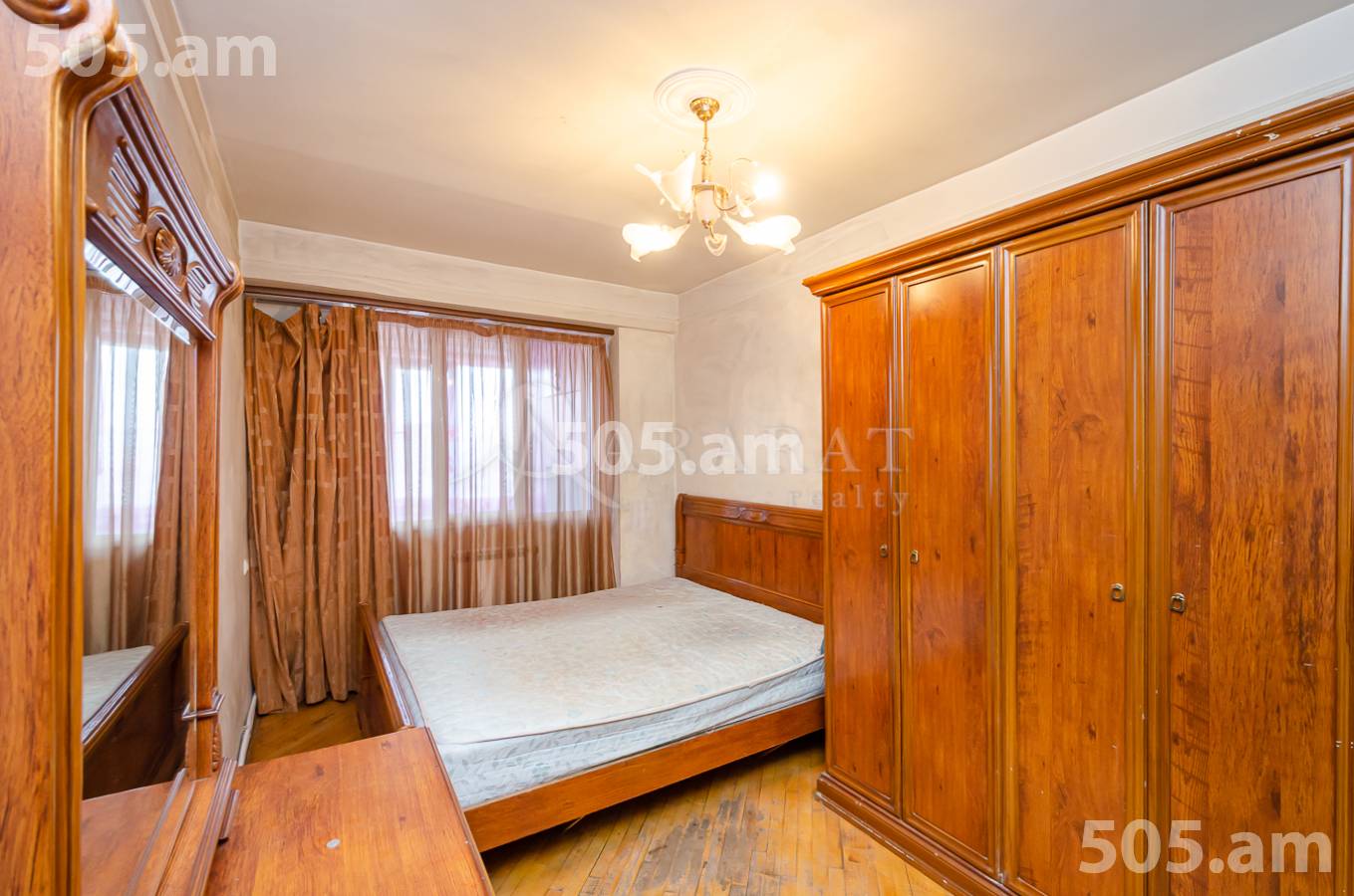 4 սենյականոց բնակարան  Սարյան փող, Կենտրոն Երևան, 154184