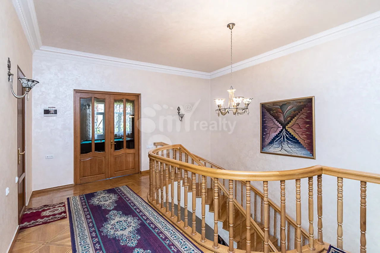 5 bedroom apartment for sale خیابان نعلبندیان, مرکز شهر ایروان, 160686
