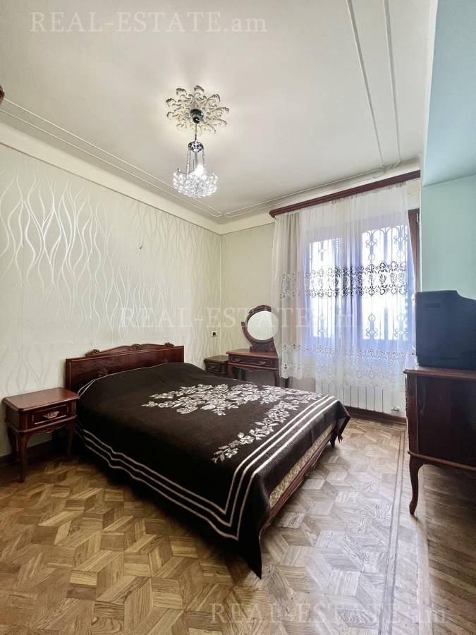 2 սենյականոց բնակարան  Սունդուկյան փող, Արաբկիր Երևան, 129637