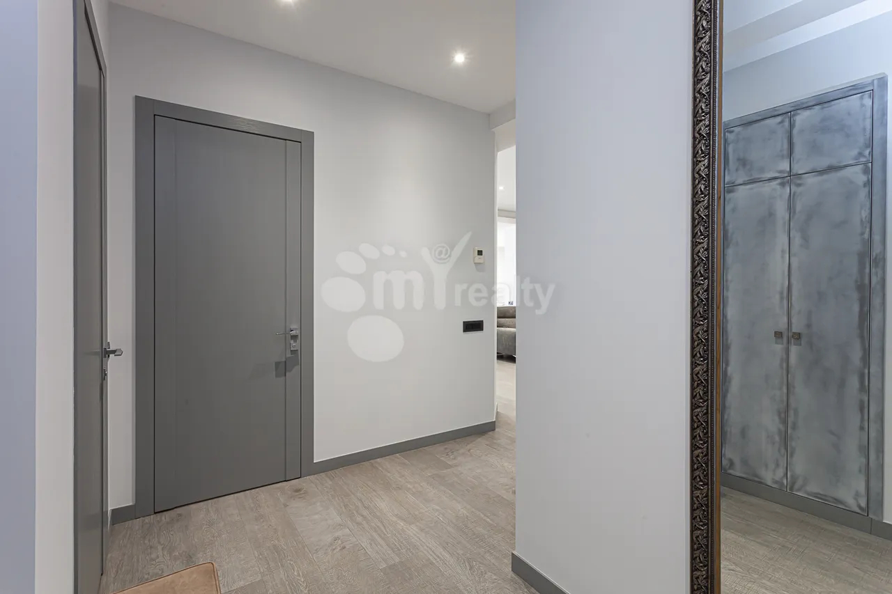 3 bedroom apartment for sale rue d'Amiryan, Center Yerevan, 161375
