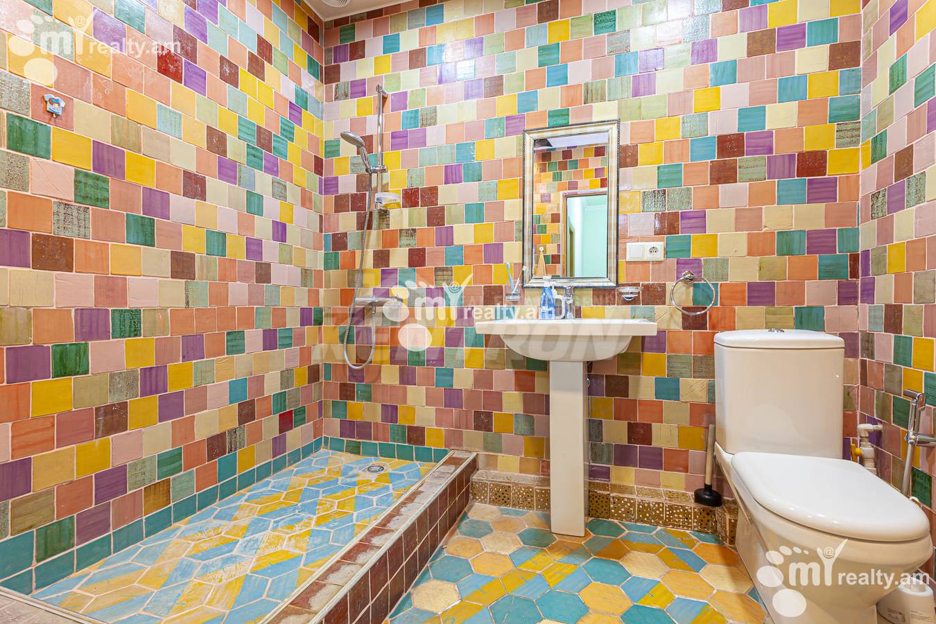 5 սենյականոց բնակարան  Արգիշտի փող, Կենտրոն Երևան, 154751