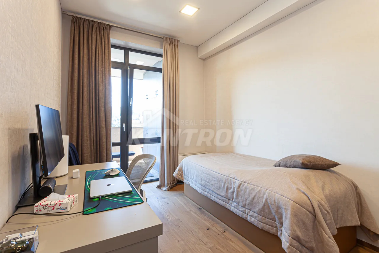 4 bedroom apartment for sale D. Demirchyan St, Center Yerevan, 161940