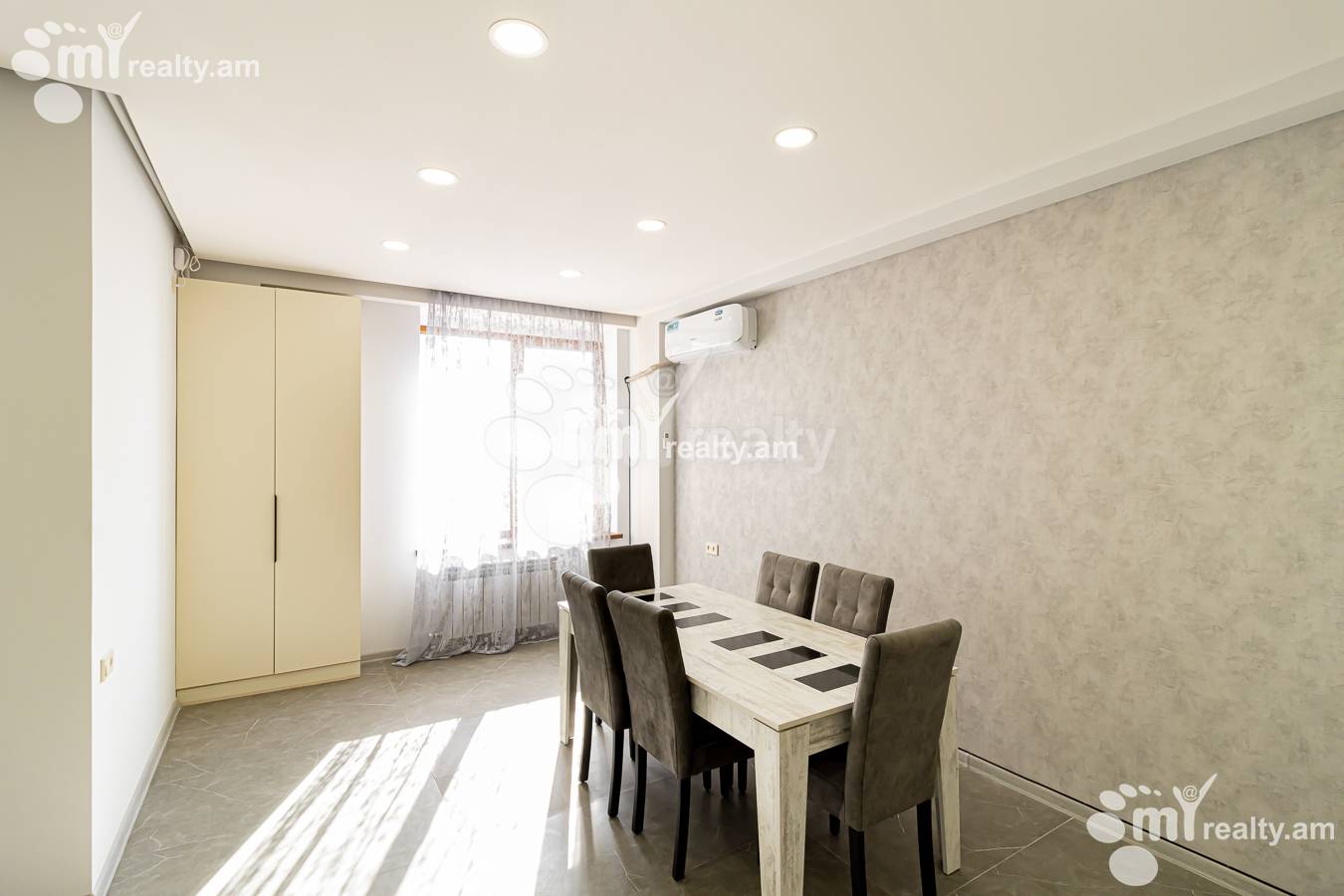 Снять 2 комнатную квартиру Аргишти ул, Центр Ереван, 154256