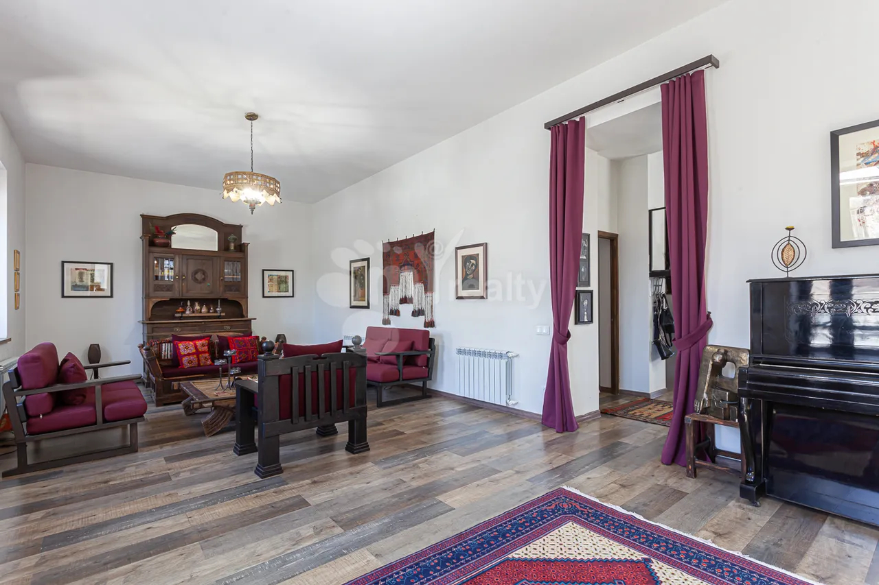 House for sale خیابان فیسکولتورنیکِر, مرکز شهر ایروان, 157326