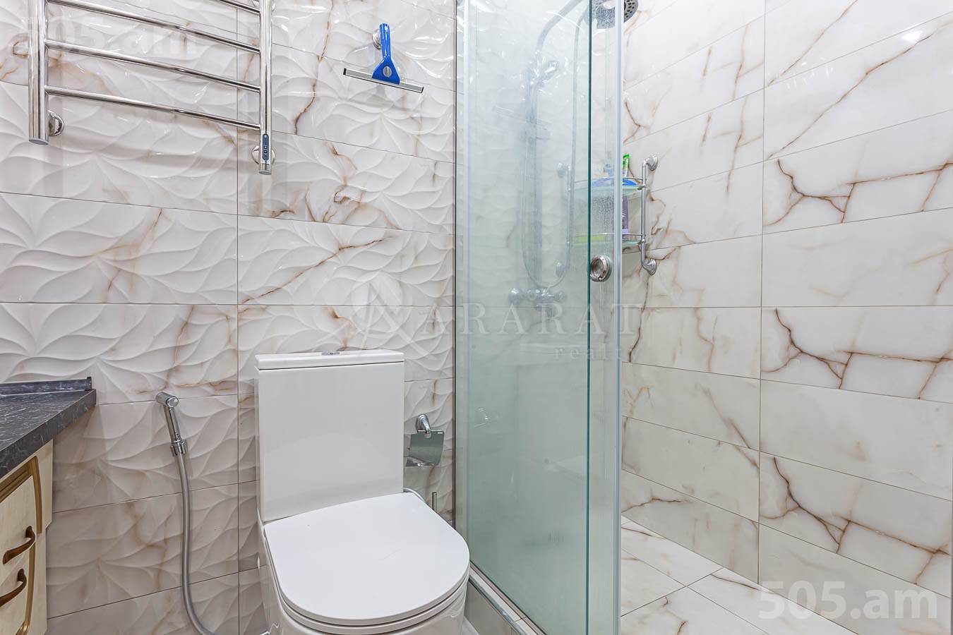 Купить 5 комнатную квартиру Сасна Црер ул., Давташен Ереван, 154845