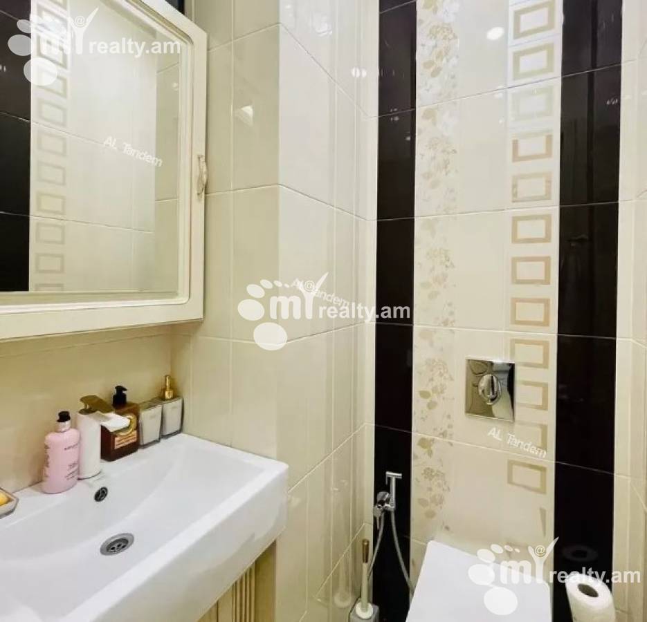 3 bedroom apartment for sale Rostom St, Center Yerevan, 125125