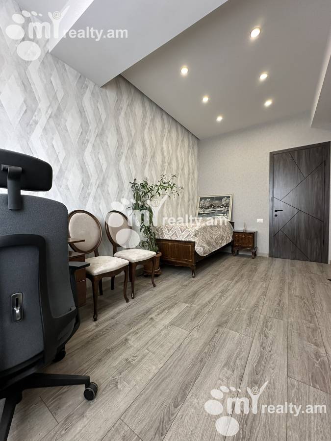 4 bedroom apartment for sale Arghutyan St, Arabkir Yerevan, 156745