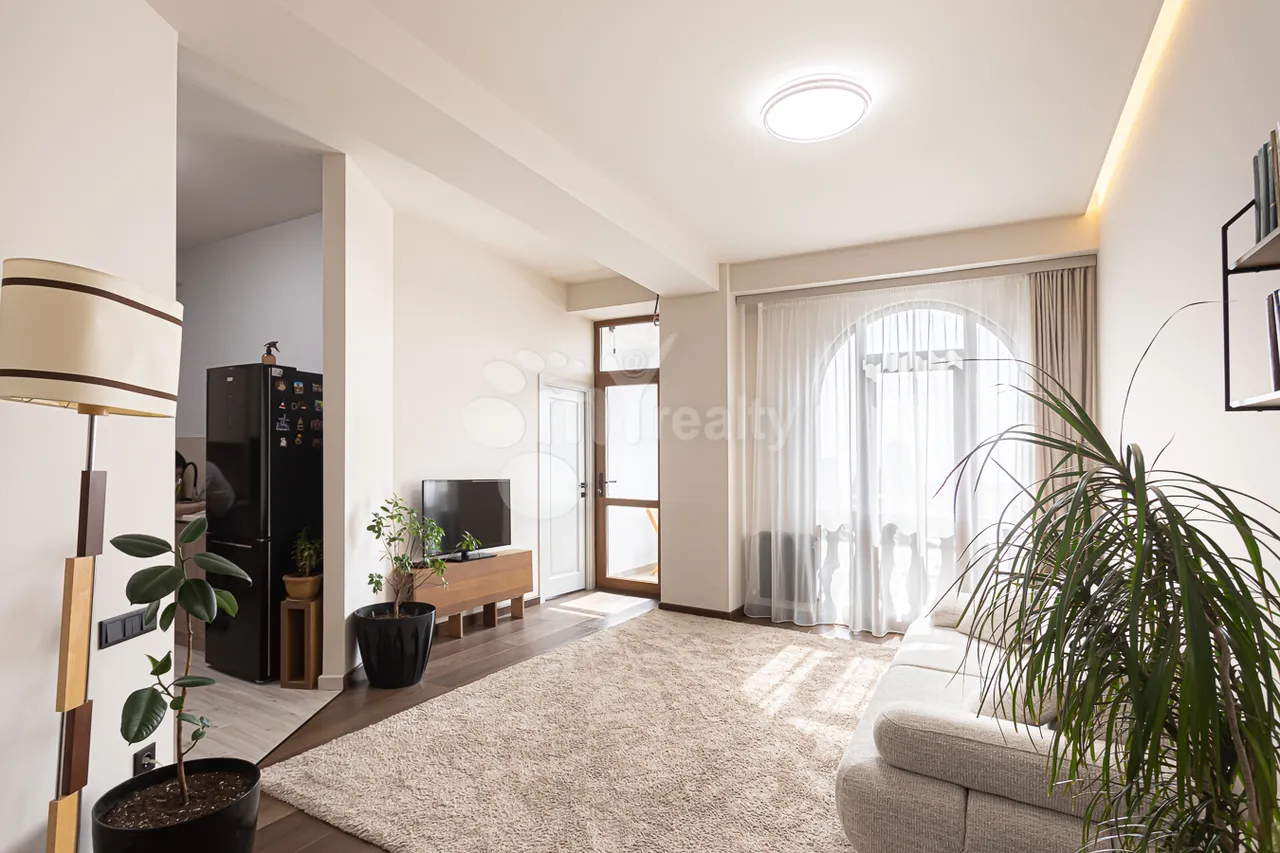 3 bedroom apartment for sale خیابان آدونس, عربگیر ایروان, 159950