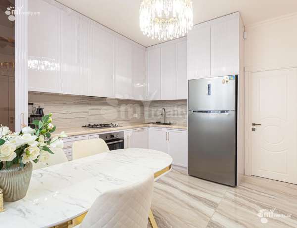 arandznatun-vacharq-Yerevan-Nor-Norq