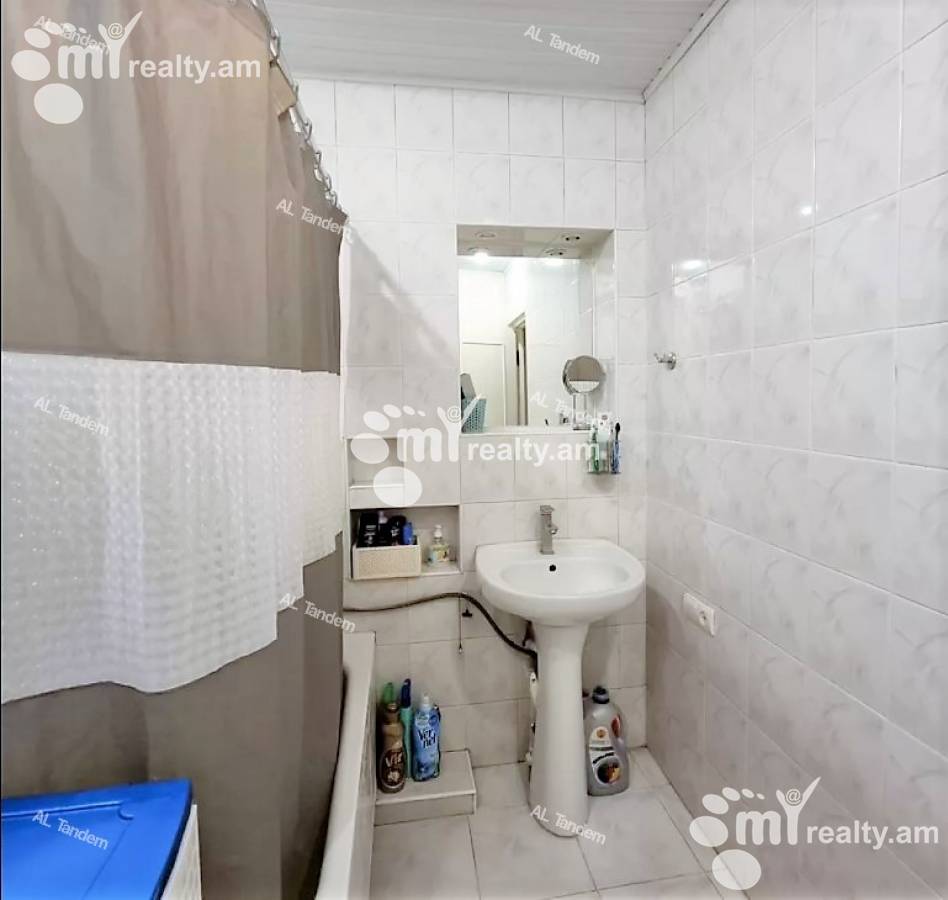 3 սենյականոց բնակարան  Ամիրյան փող, Կենտրոն Երևան, 125799