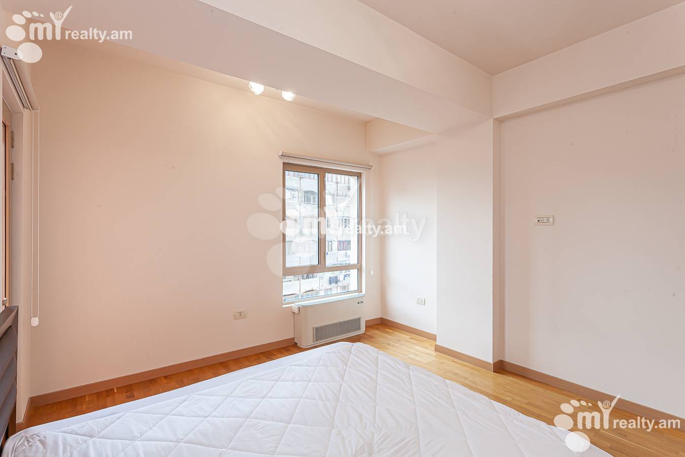 4 սենյականոց բնակարան  Լեոի փող, Կենտրոն Երևան, 153427