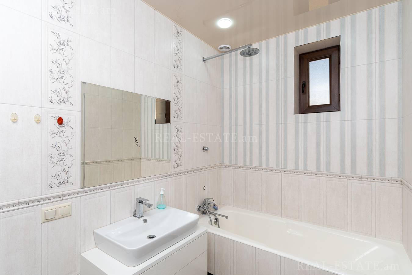 Առանձնատուն  Բագրևանդ թաղամաս, Նոր Նորք Երևան, 124723