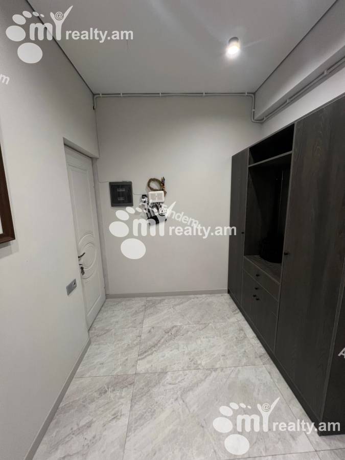 3 bedroom apartment for sale Charents St, Center Yerevan, 136351