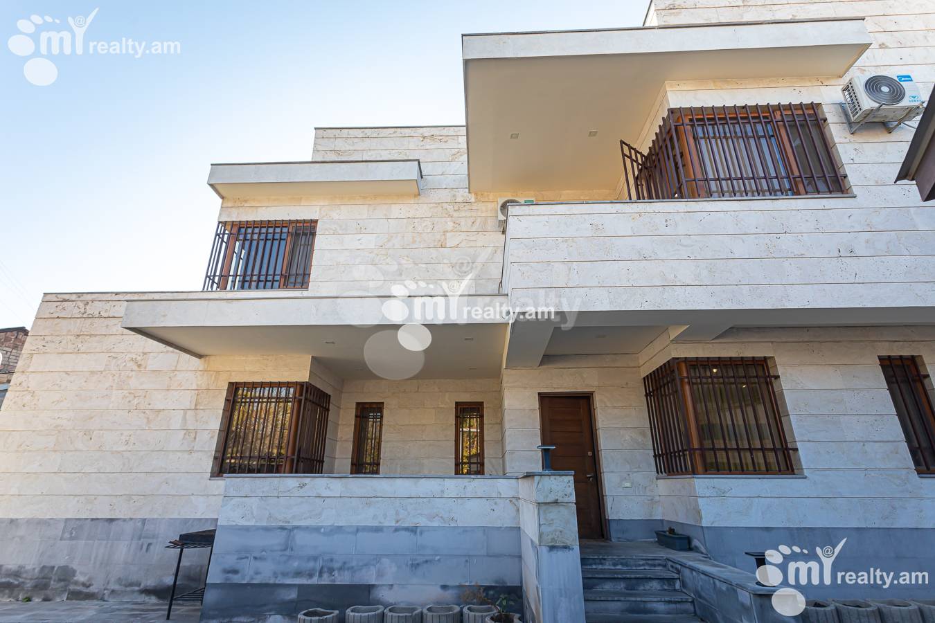 House for sale Lusinyants street, Center Yerevan, 157170