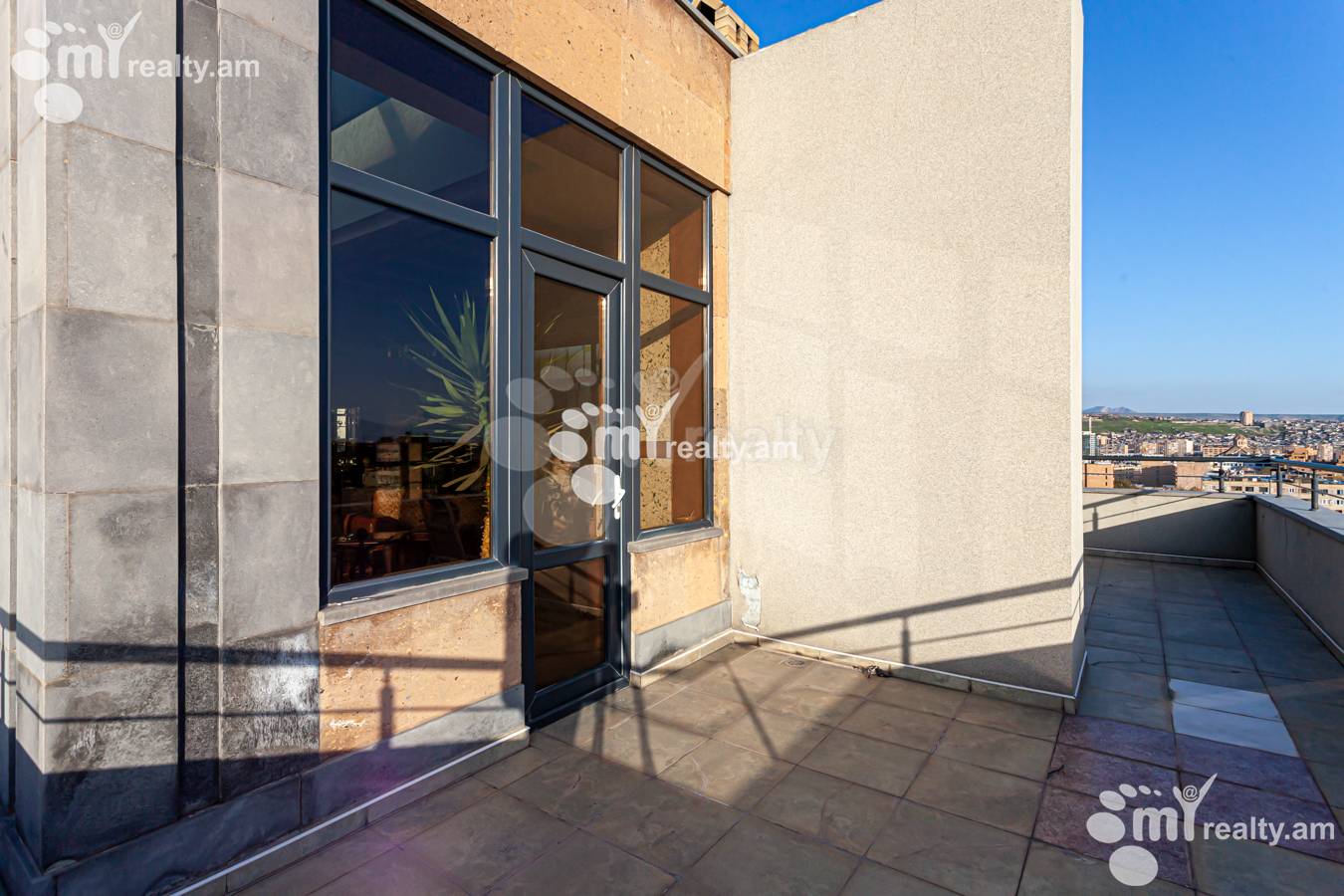 5 bedroom apartment for sale Amiryan St, Center Yerevan, 148615