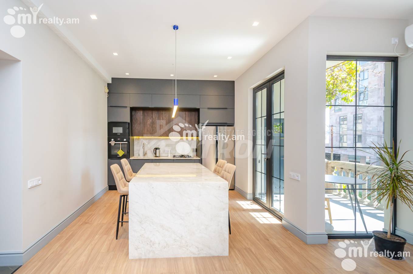 Купить 3 комнатную квартиру Ахбюр Сероб ул, Арабкир Ереван, 152788