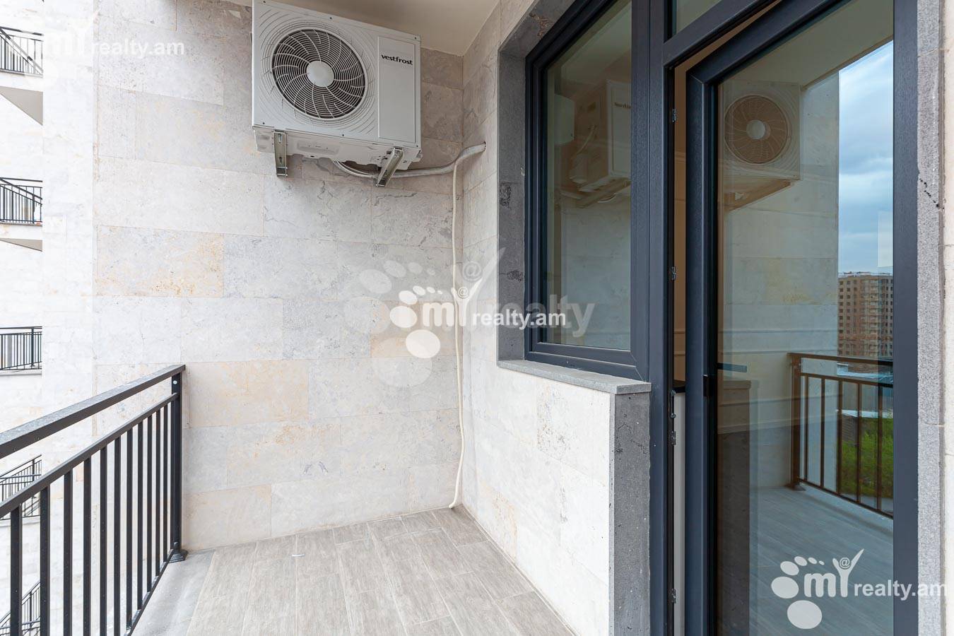 3 bedroom apartment for sale خیابان گِریبودوف, عربگیر ایروان, 155204
