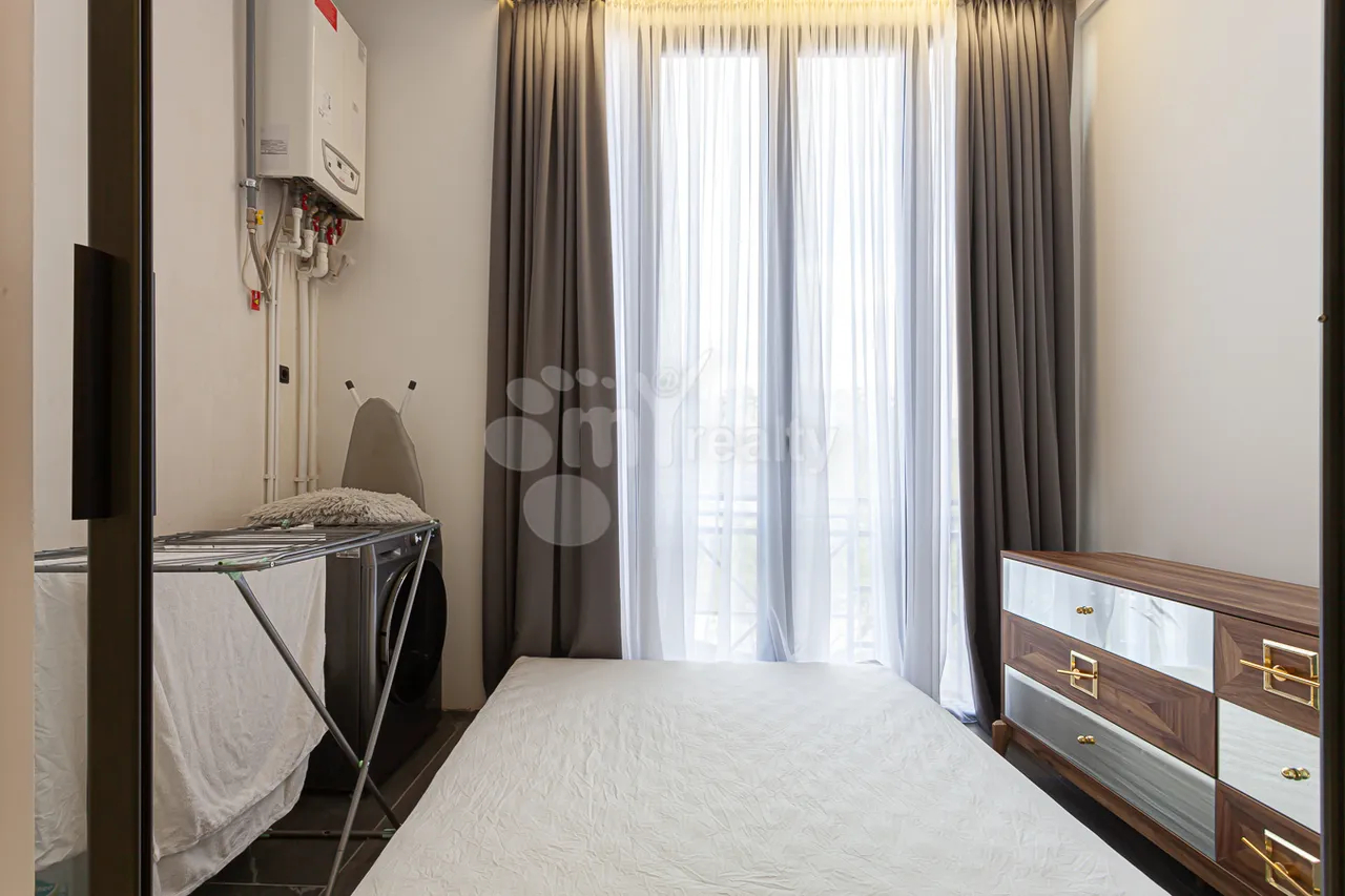 Купить 3 комнатную квартиру Маштоца пр, Центр Ереван, 160249