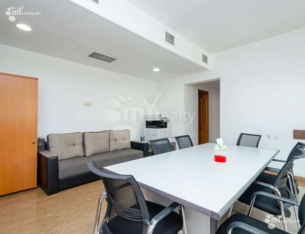 komercion-vacharq-Yerevan-Center