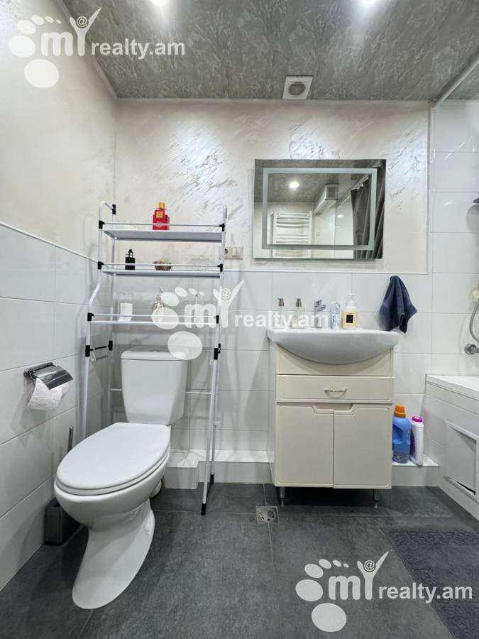 4 bedroom apartment for sale Charents St, Center Yerevan, 160427