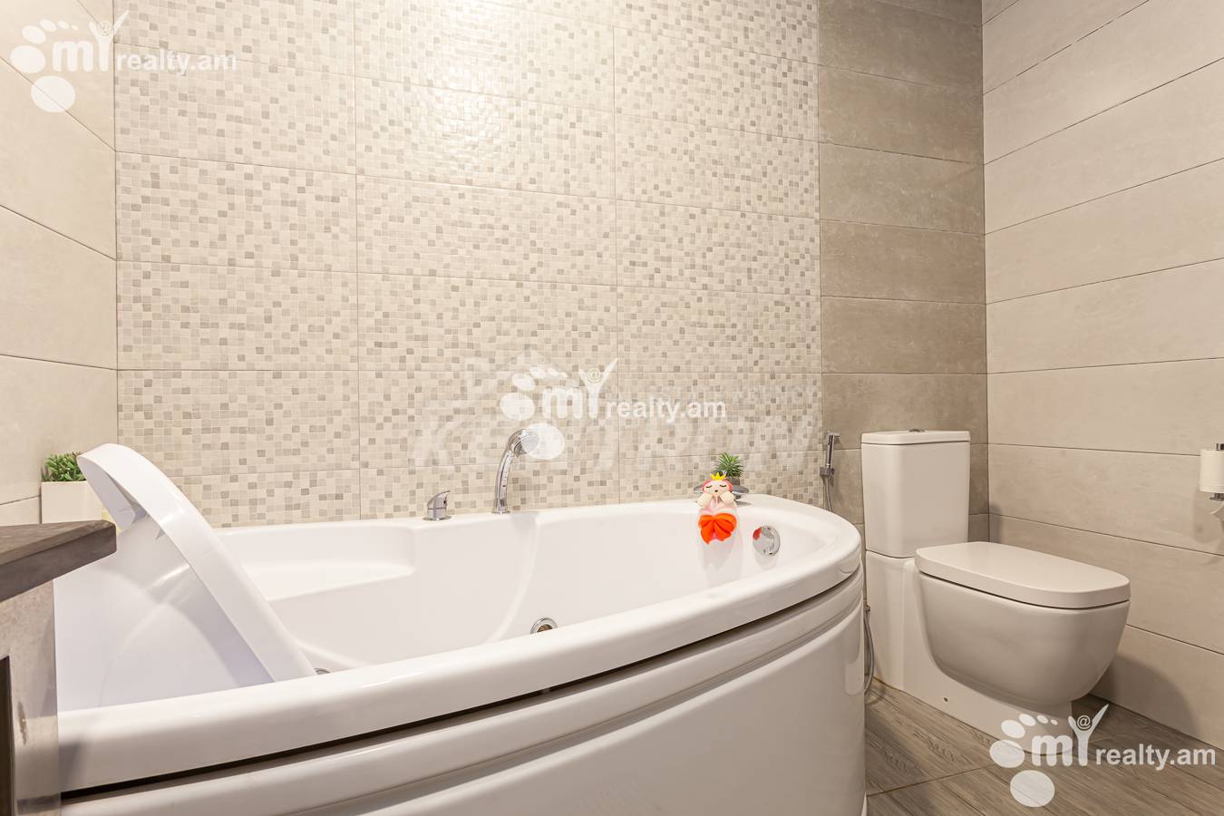 3 bedroom apartment for sale Sevak St, Kanaqer-Zeytun Yerevan, 156138