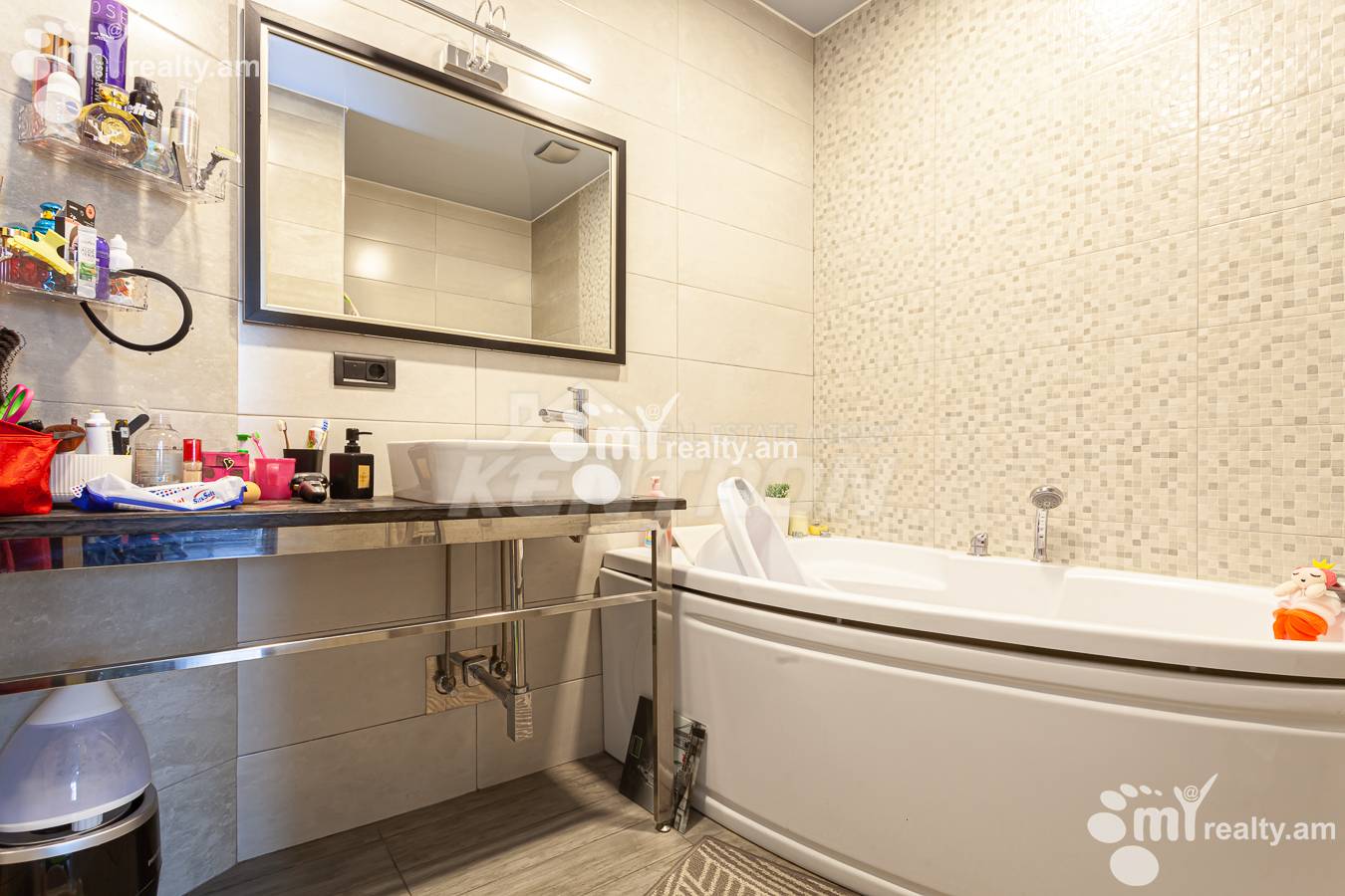 3 bedroom apartment for sale Sevak St, Kanaqer-Zeytun Yerevan, 156138