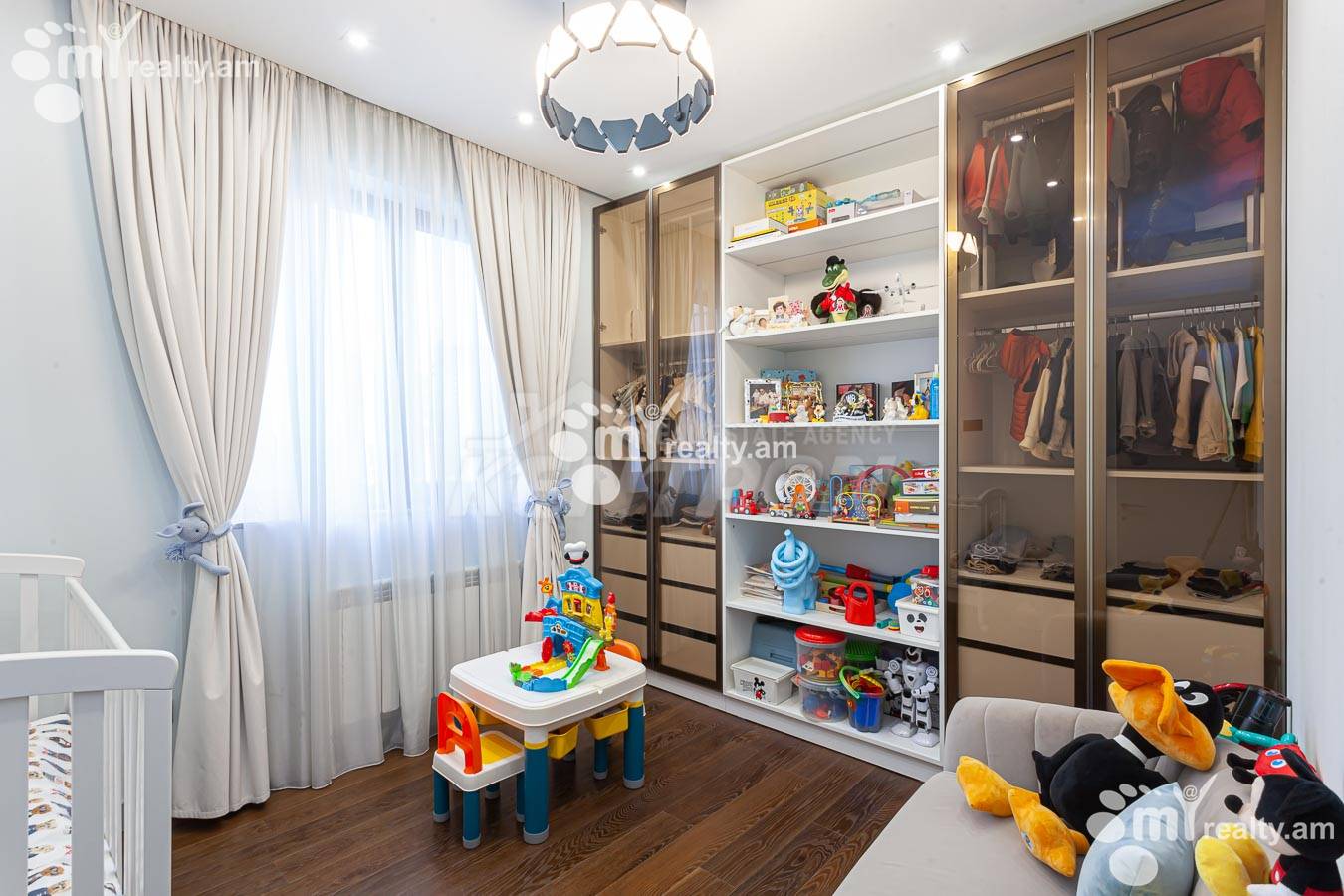 3 սենյականոց բնակարան  Անտառային փող, Կենտրոն Երևան, 155237