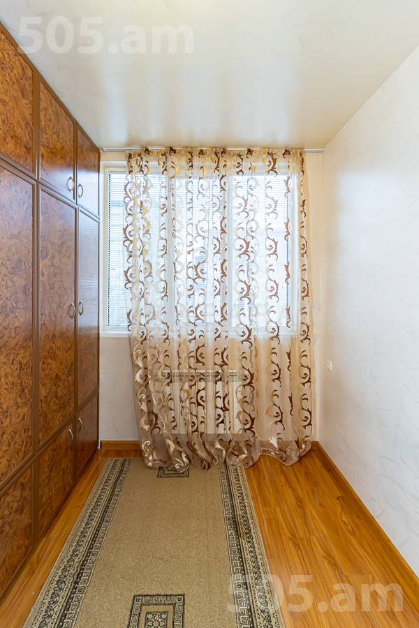 Купить 5 комнатную квартиру Г.Кочар ул, Арабкир Ереван, 154322