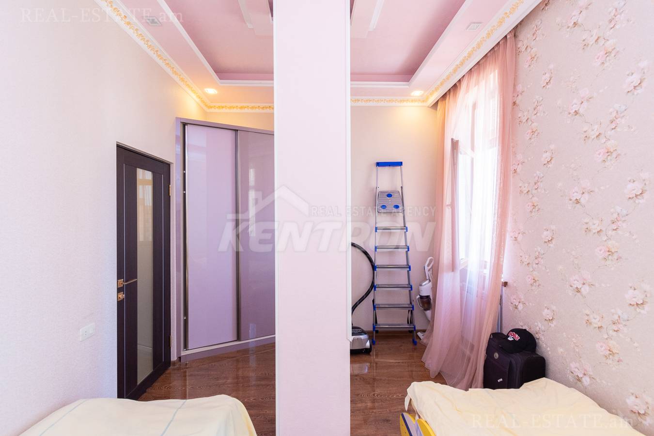 3 սենյականոց բնակարան  Մոլդովական փող, Նոր Նորք Երևան, 137933