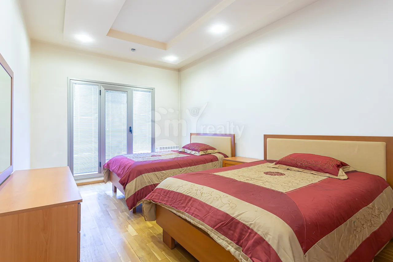 3 bedroom apartment for rent Antarayin St, Center Yerevan, 159001