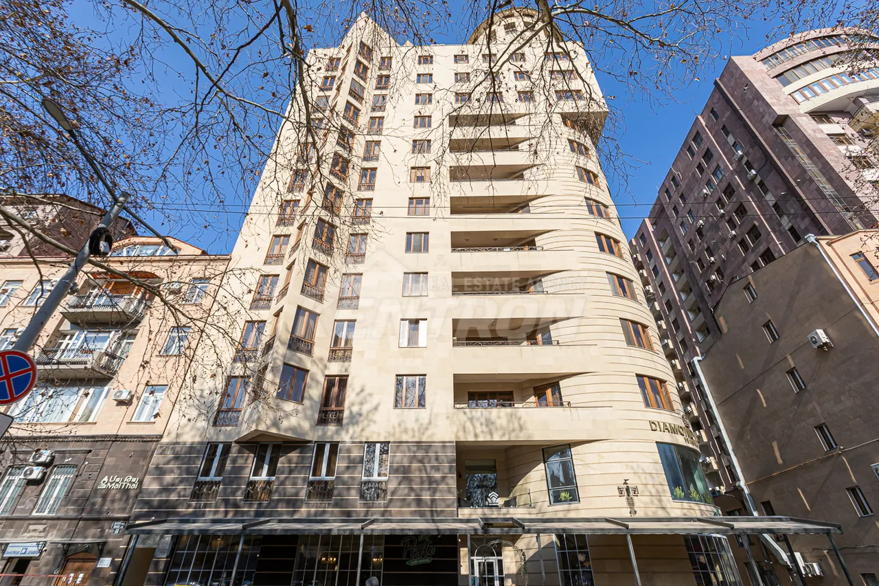 Снять 2 комнатную квартиру Арам ул, Центр Ереван, 159490