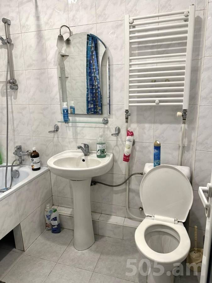 3 սենյականոց բնակարան  Ա. Խաչատրյան փող, Արաբկիր Երևան, 150473