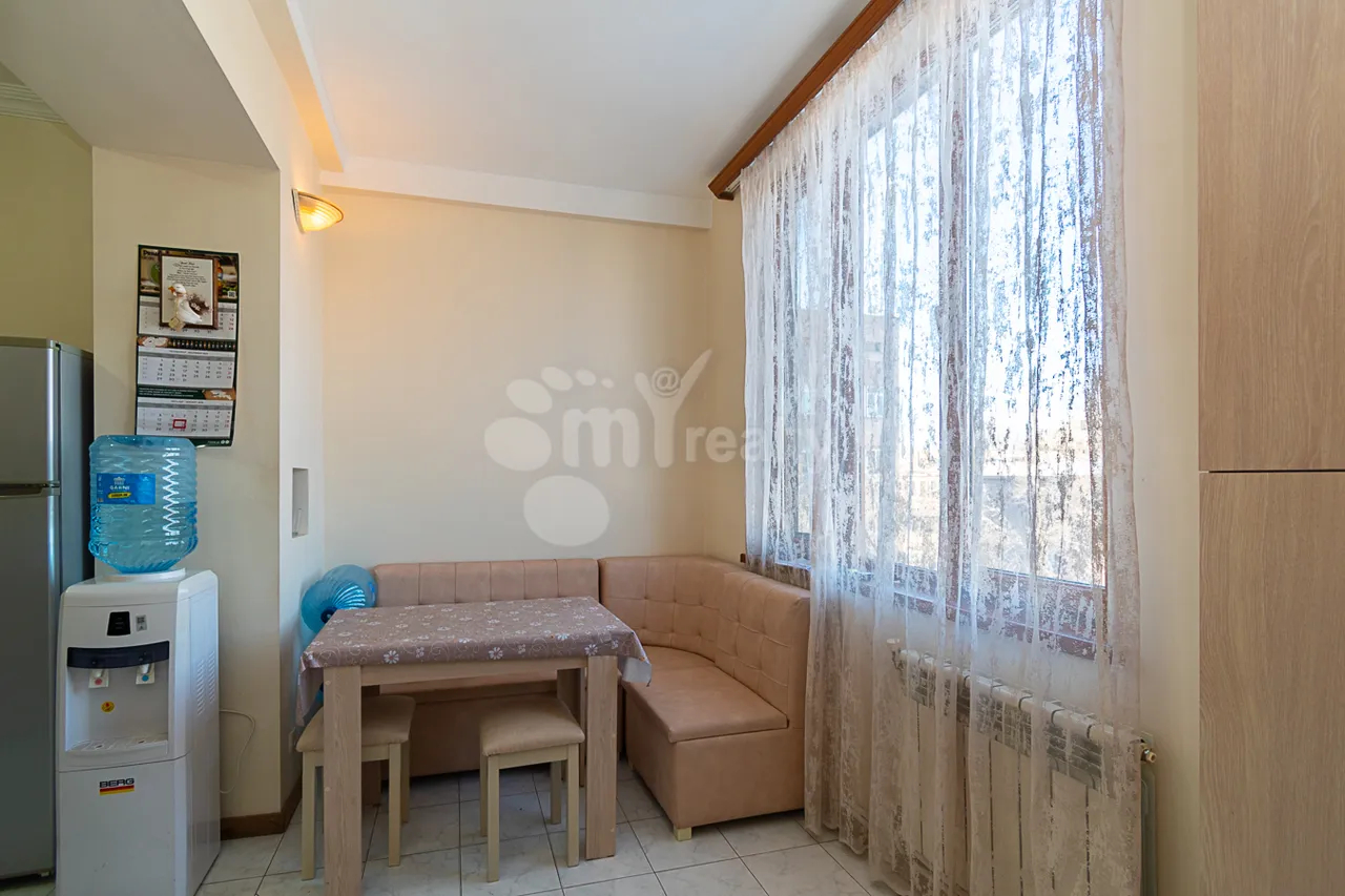 3 bedroom apartment for sale Hr.Kochar St, Arabkir Yerevan, 159110