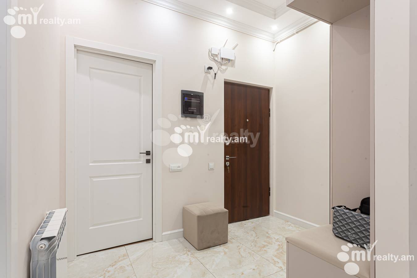 3 bedroom apartment for sale خیابان میکویان, داوتاشِن ایروان, 156181