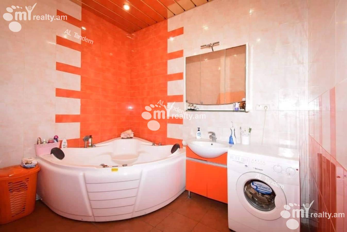 3 bedroom apartment for rent Mashtots Ave, Center Yerevan, 155273